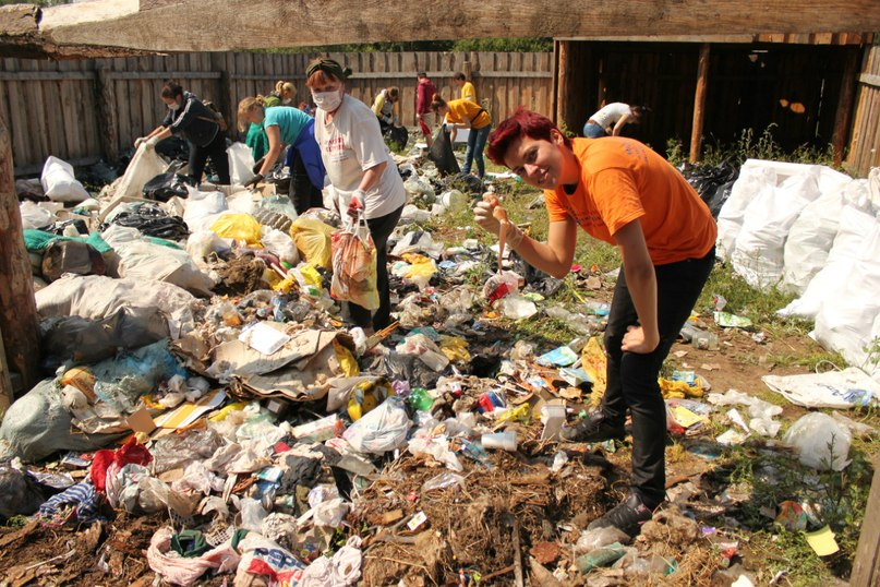 Shoreline clean-up - Russia